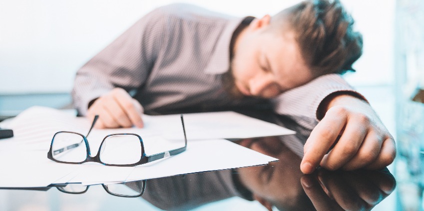 Estafa de fim de ano? 5 dicas para combater o cansaço no trabalho